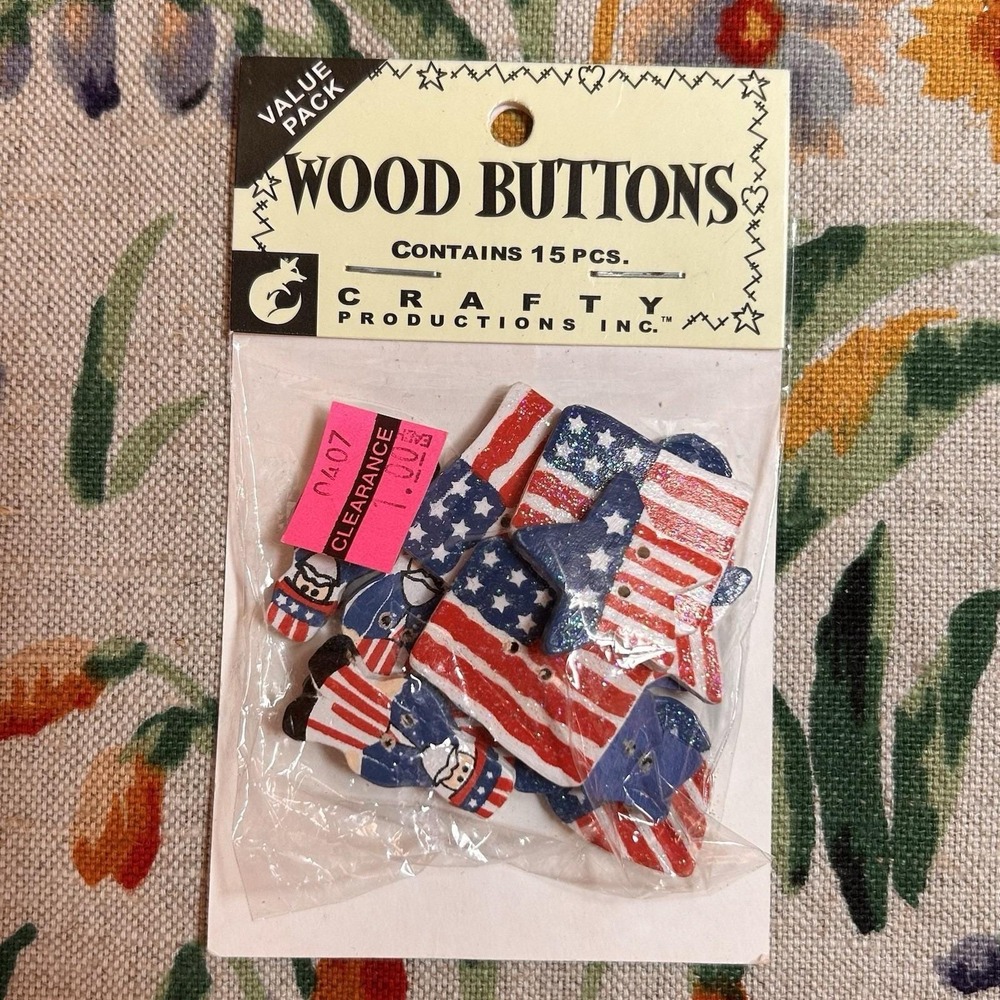 15 VTG American Flag Patriotic Wood Buttons Sewing Stars Stripes Crafting 2-Hole